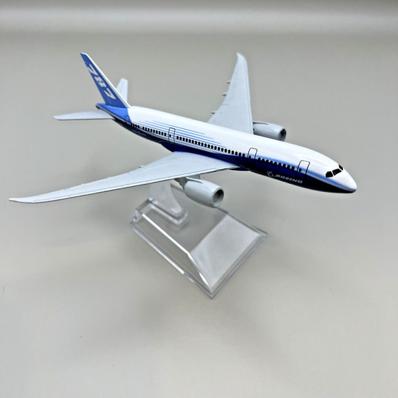Boeing 787 Dreamliner Aircraft 1/400 Scale Model 'House Colors' with Clear Stand - Picture 1 of 3